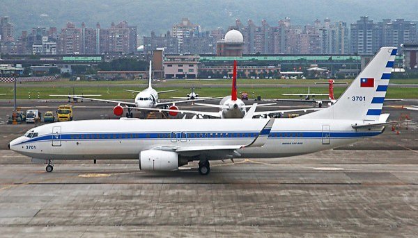 Oceanworldfree's tweet photo. 🇹🇼TWAF 0112 3701 #89910F
#SongshanAirport #臺北松山空軍基地
#TaichungAirport #臺中空軍基地
TWAF ONE https://t.co/YZwSA21VN5