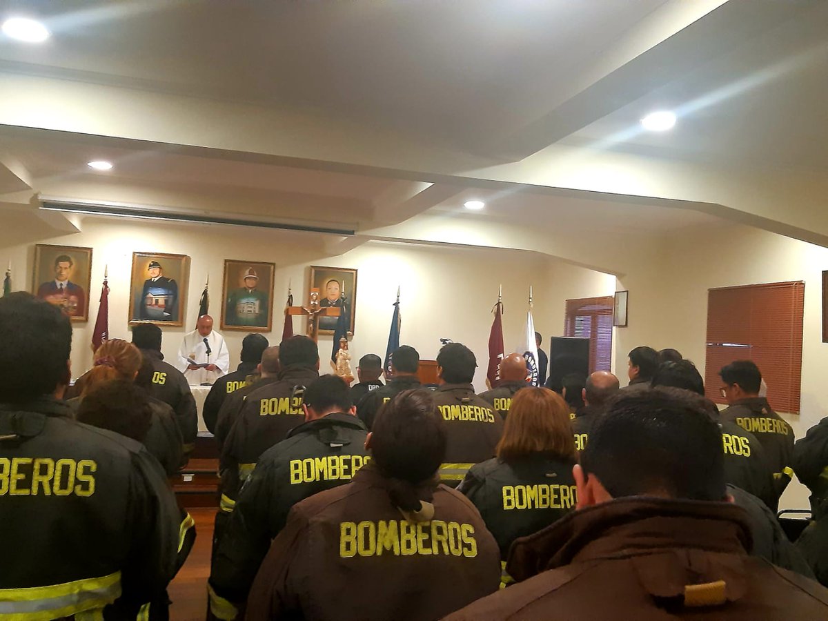 SeptimaCbls's tweet photo. El dia de hoy personal de la Septima Compañia asistio a ceremonia desarrollada por el Cuerpo de Bomberos de La Serena en honor a la partida de Don Julio Villouta Carpinello (Q.E.P.D.). https://t.co/jqMGOVhox4