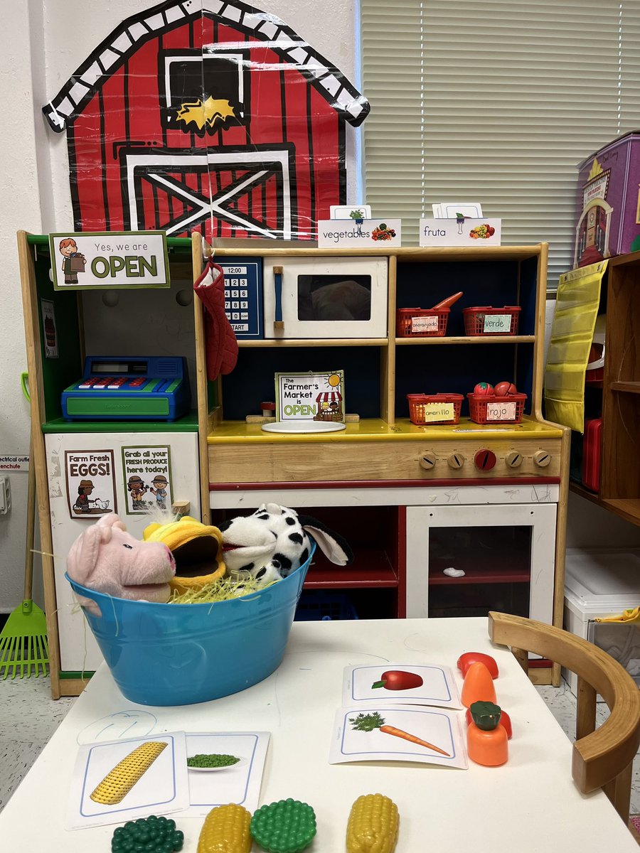 TruLittleBytes's tweet photo. PRETEND this is not just a kitchen anymore and LEARN new vocabulary through the exploration of a farmers market! #DallasISDPreK  What learning opportunities do you see? @RubyRamirezDISD @ICanReadDallas https://t.co/UDcoC53rVL