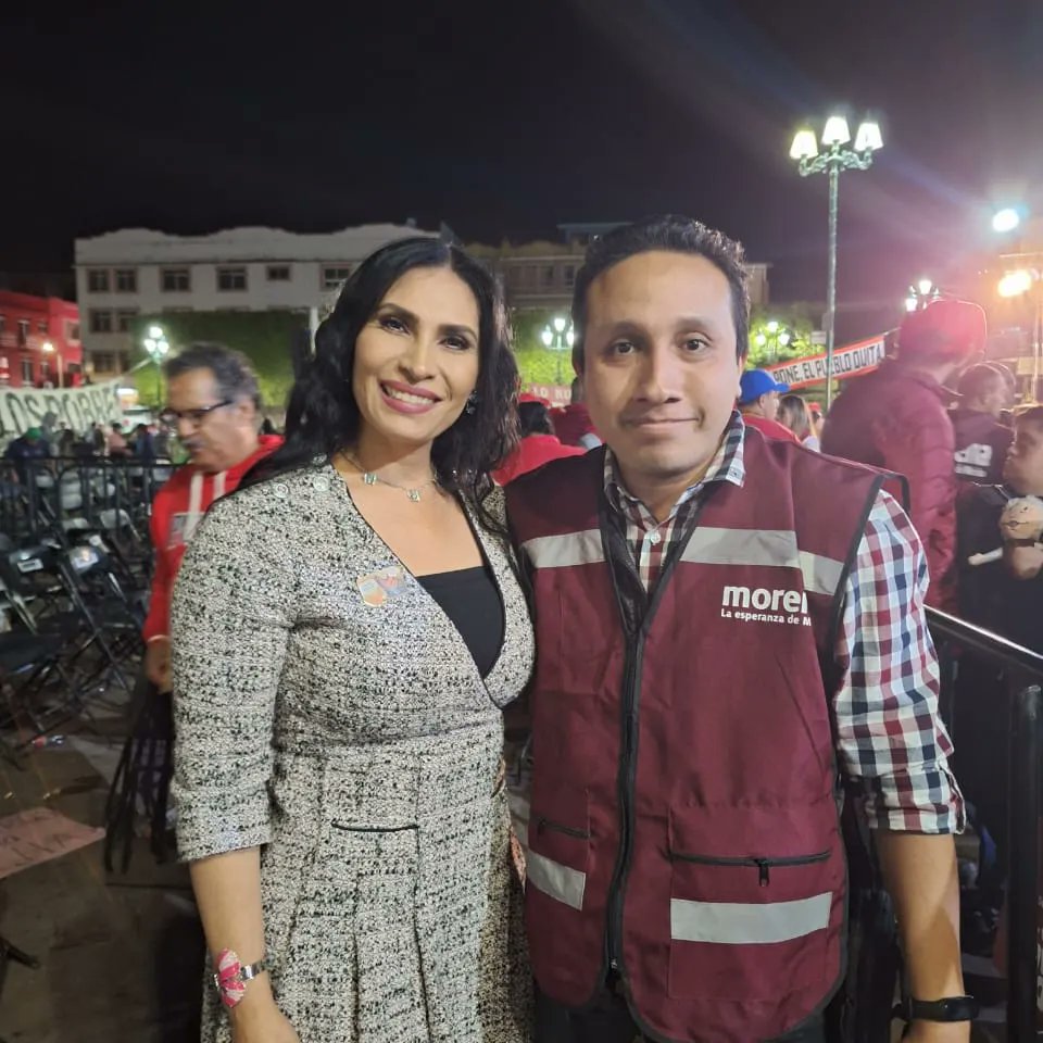 Gabrieljuji's tweet photo. En la visita de la Precandidata a la presidencia de la República la Dra @Claudiashein  por @PartidoMorenaMx   en la plaza cívica Lic Benito Juárez Zitácuaro
Hoy Jueves 11 de Enero de 2024. https://t.co/7SSQlNSZbS