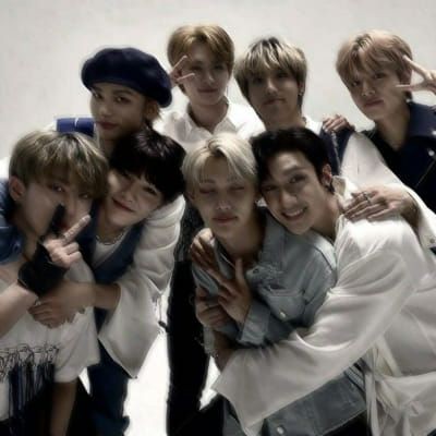 Dublee2825's tweet photo. 💾 Stray Kids X Fashion Show 

Thread https://t.co/fxVqe7YBwD