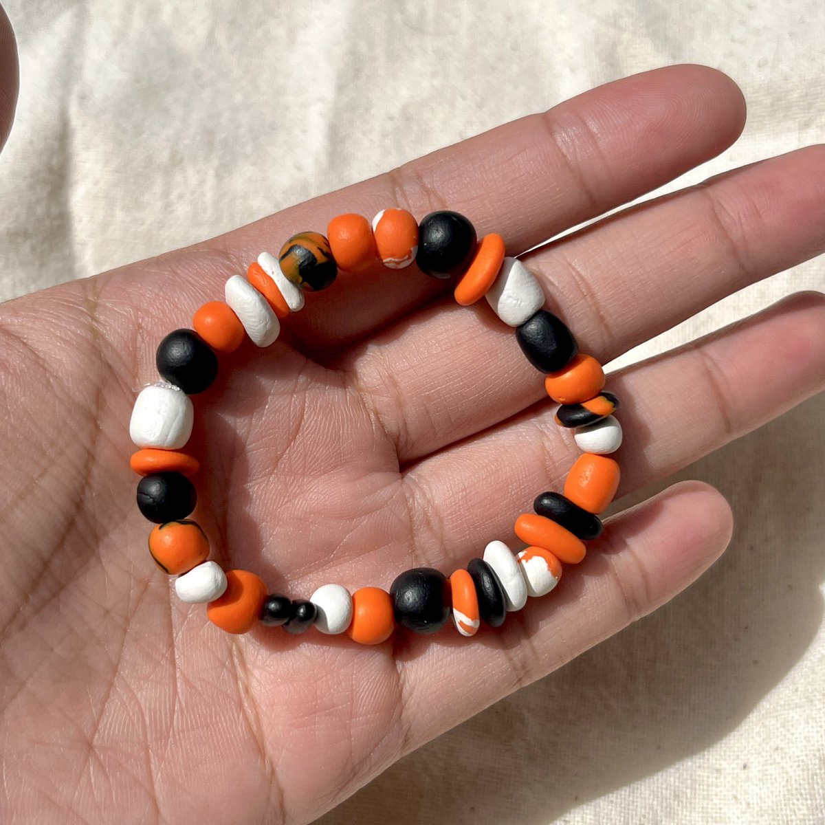 herewego_craft's tweet photo. #พร้อมส่ง กำไลข้อมือดินโพลิเมอร์ 
( Free size )
~ Price 80.- 
📍สนใจสอบถามได้นะคะ

🛵flash express 40.-⚡️

 #มาอวดโฮมุ้ #สายผลิต #กำไลข้อมือ  #กำไล #Bracelets #ดินปั้น #ดินโพลิเมอร์ #งานปั้น #สายผลิต #เครื่องประดับ #polymer #clay https://t.co/iO3UWOyQeD