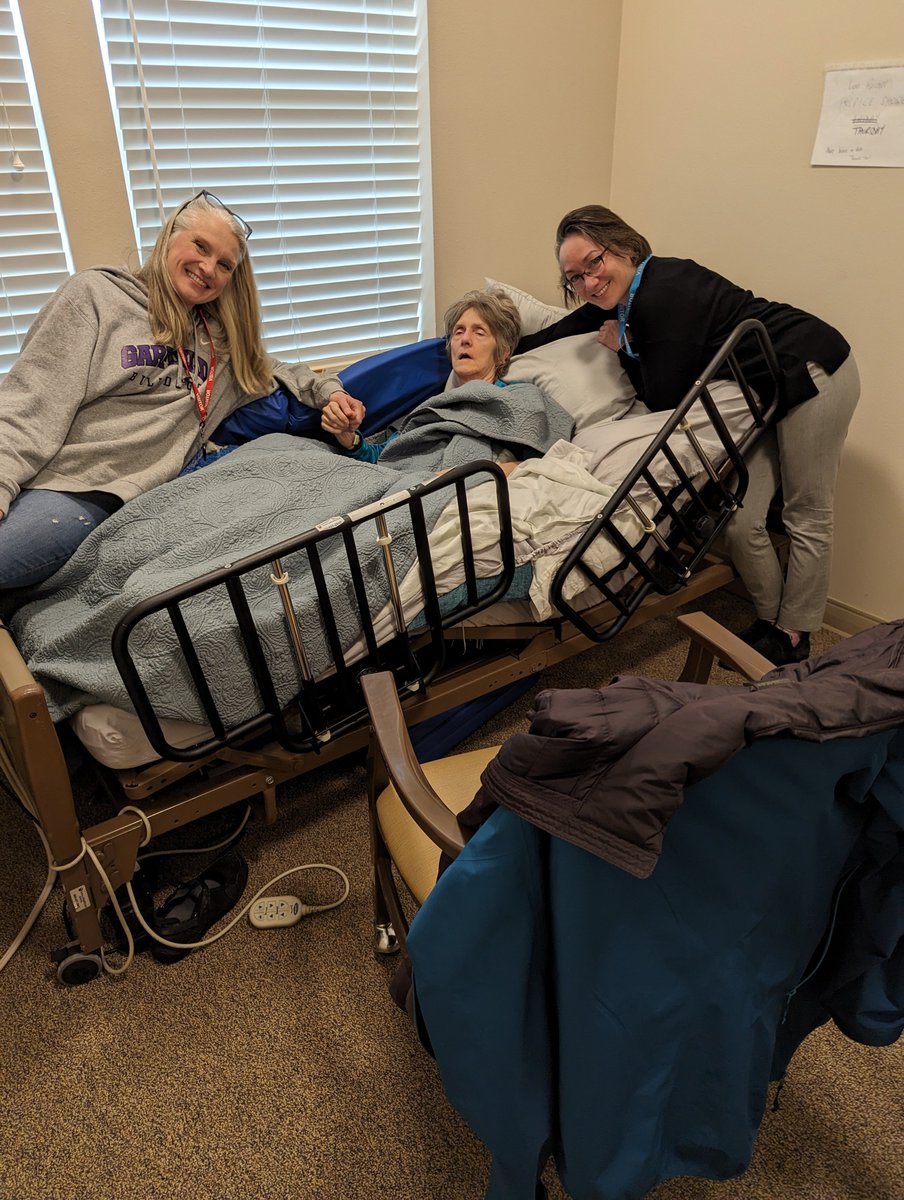 3 dear friends connected with Lynne after long absences. They talked about skiing, divorces, kids, schools, playgrounds, back alleys. I felt closure from each visitor. Lynne listened. She reached out to stop them when we had to go
#alzauthors #caregiver #dementia #FatherDaughter