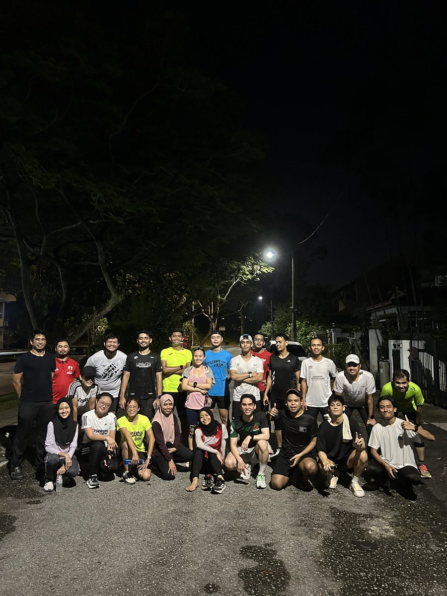 chxrmnjy_'s tweet image. Weekly mileage still going strong. But already feeling the fatigue, so taking it slowly. Don't want to put too much pressure on my legs. *sebab takut kaki sakit balik* 

Side 📝- Pain is so much tolerable now.🥹

#445amsession #kyserunkrew #togetherweattaingreatmiles