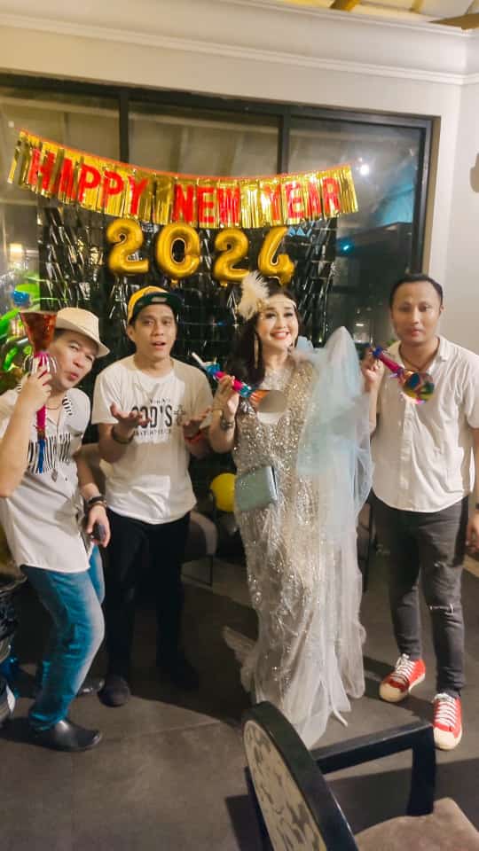 Henry_Rumz's tweet photo. With Paramitha Rusadi (artis)
Private Family Party New Year 2024
.
.
#ngamen #tahunbaru #kerja #bermusik #music #musician #drummer #band #yamahadd75 #drumpad https://t.co/83FdwTK1d6