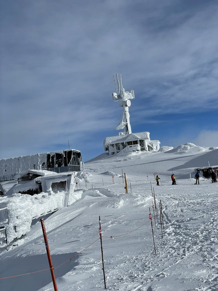 bensnaith's tweet photo. Whistler could be the best ski resort 

#whistler #skiing https://t.co/pLn9E8cqt2