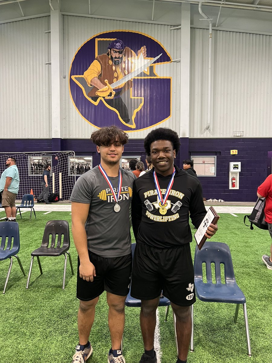 GtxJames's tweet photo. Great Pirate 🏴‍☠️ win tonight @granburyisd!

@texashsfootball @dctf @powerlift_tx @CarsonJtX https://t.co/OmwC4UCE4c