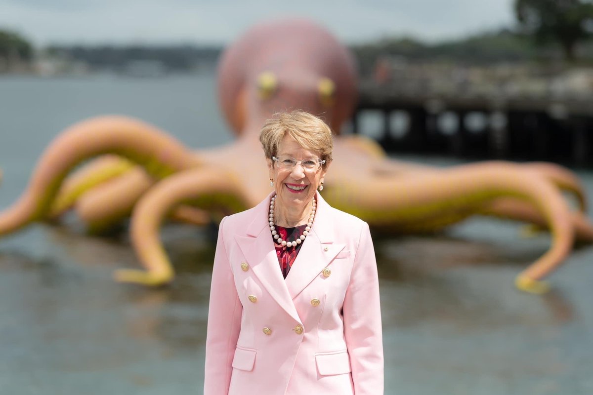 the governor of nsw appears to be in serious danger