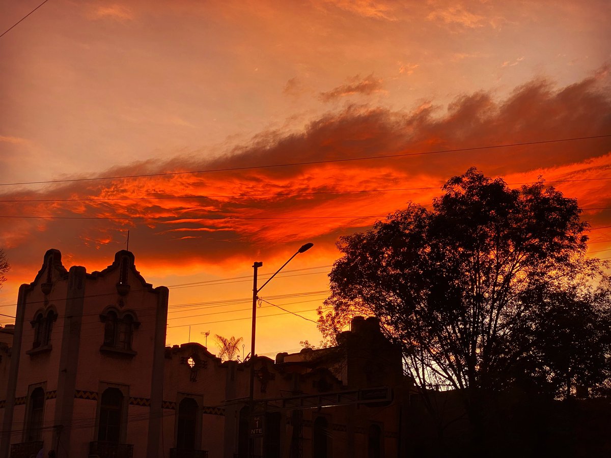 alexmontanofoto's tweet photo. Paisaje Urbano , Ciudad de México
.
.
.
.
.
.
#GrabandoconLuz #LightRecorder
#AlejandroMontañoR #alejandromontanor
#alejandromontañorodriguez #alejandromontanorodriguez
#alejandromontañor #grabadordeluz #grabandoconluz 
#paisaje  #mexicoshoots #centrocdmx #nubes https://t.co/uWnxB5PULl