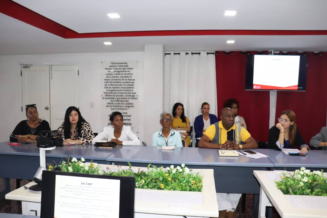 La reunión anual de la Dirección General de Notarías y Registros Públicos demostró la unidad, coherencia, disciplina en el trabajo, autocrítica, control, exigencia y estrategia de informatización se logró satisfacer una alta demanda de servicios.  @CubaMinjus <a href="/olguitaperez64/">Olga Pérez</a>