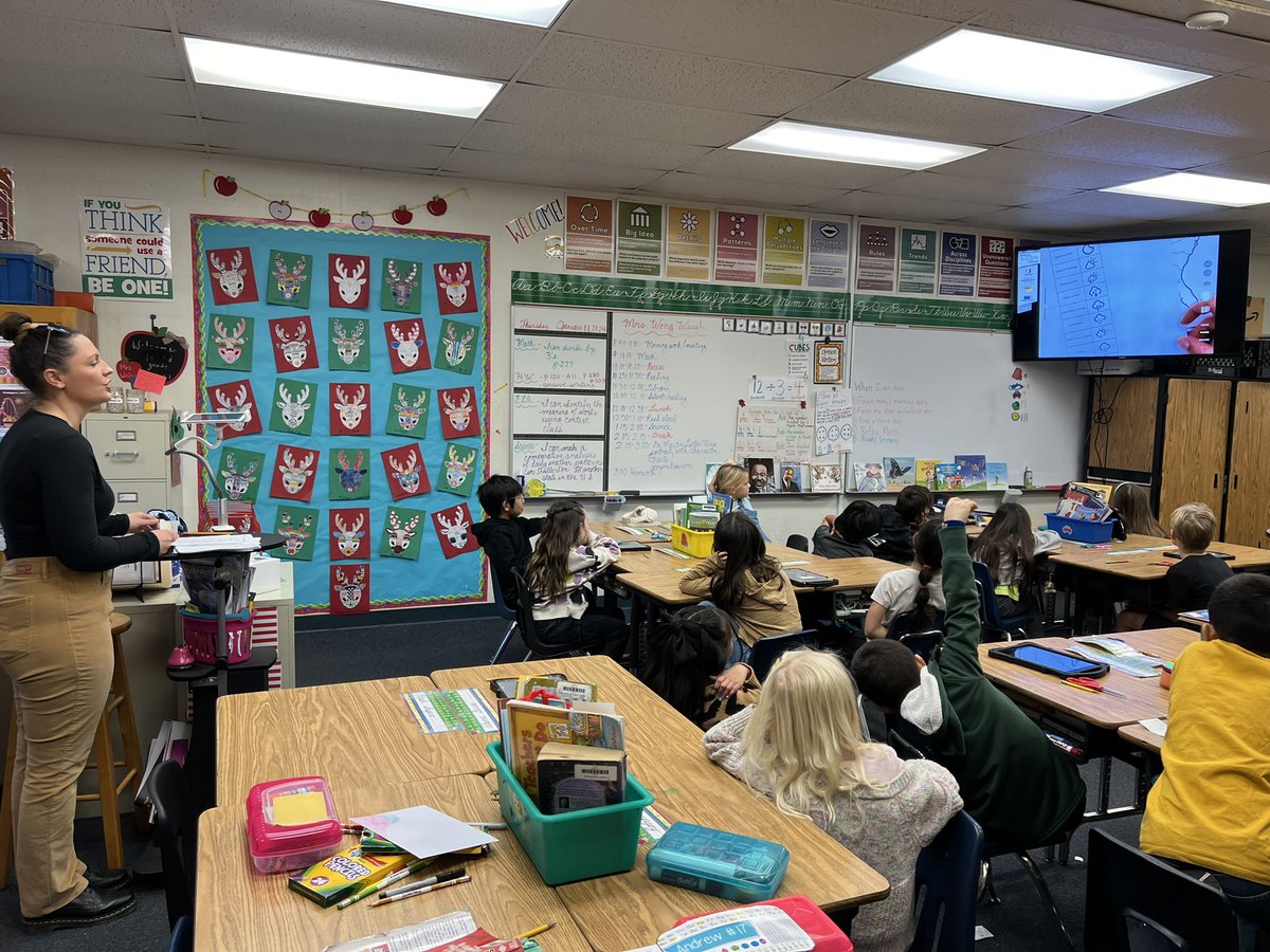wong_weisel's tweet photo. Today Mrs. Esquivel taught a lesson on comparing our city’s weather to that of another in the US.  B5 Ss loved using the thermometers outside to record the temperature in Fullerton and compared it to the temperature they looked up online for Bismark, ND.  #ghgators #fsdlearns https://t.co/f4hVhsj7tH