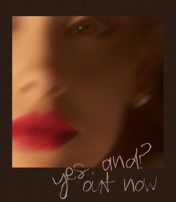 Feris882's tweet photo. GRACIAS ARIANA GRANDE POR SALVAR EL POP 🤎💋 https://t.co/5CCAwyLupN
