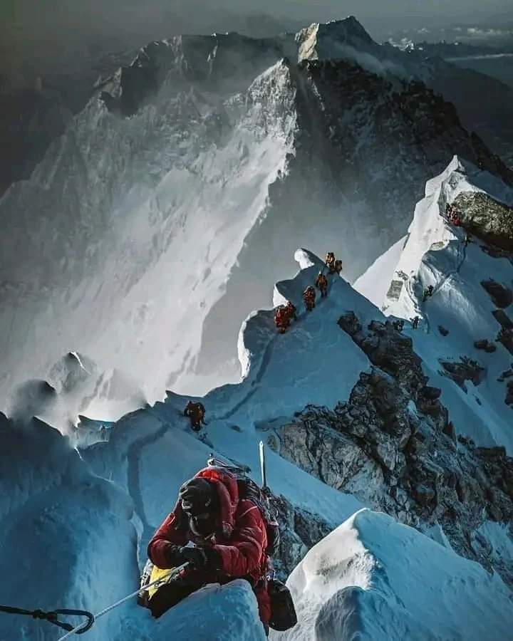 Everest Final Ridge.

📷  sherpa.
🌐thesummiters.com

#K25ChallengeAccepted #k2trek #k2basecamptrek #everestingchallenge #everesttrek #manaslu #Everest #expedition #k2basecamp #everestbasecamptrekking #amadablamexpedition #everestbasecamp #everestchallenge