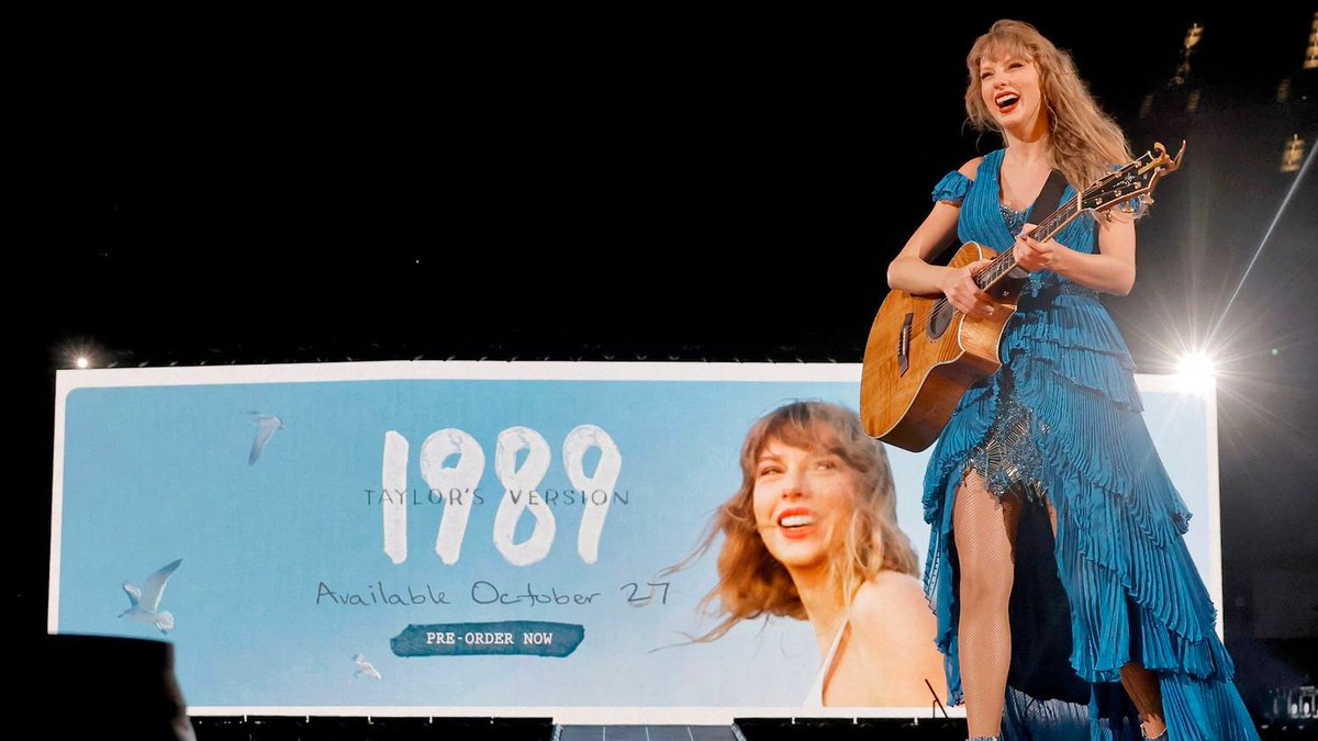 Jeff__Benjamin's tweet photo. Top 10 CD Album Sales in the U.S. for 2023 via @Luminate_Data's Year-End Report

1. Taylor Swift, 1989 (Taylor's Version) - 800k
2. Stray Kids, 5-Star - 520k
3. Tomorrow X Together, The Name Chapter: Temptation - 442k
4. Stray Kids, Rock-Star - 381k
5. NewJeans, Get Up - 332k
6. TWICE, Ready to Be - 303k
7. SEVENTEEN, FML - 288k
8. Taylor Swift, Midnights - 276k
9. Taylor Swift, Speak Now (Taylor's Version) - 267k
10. Jung Kook, Golden (Shine) - 244k