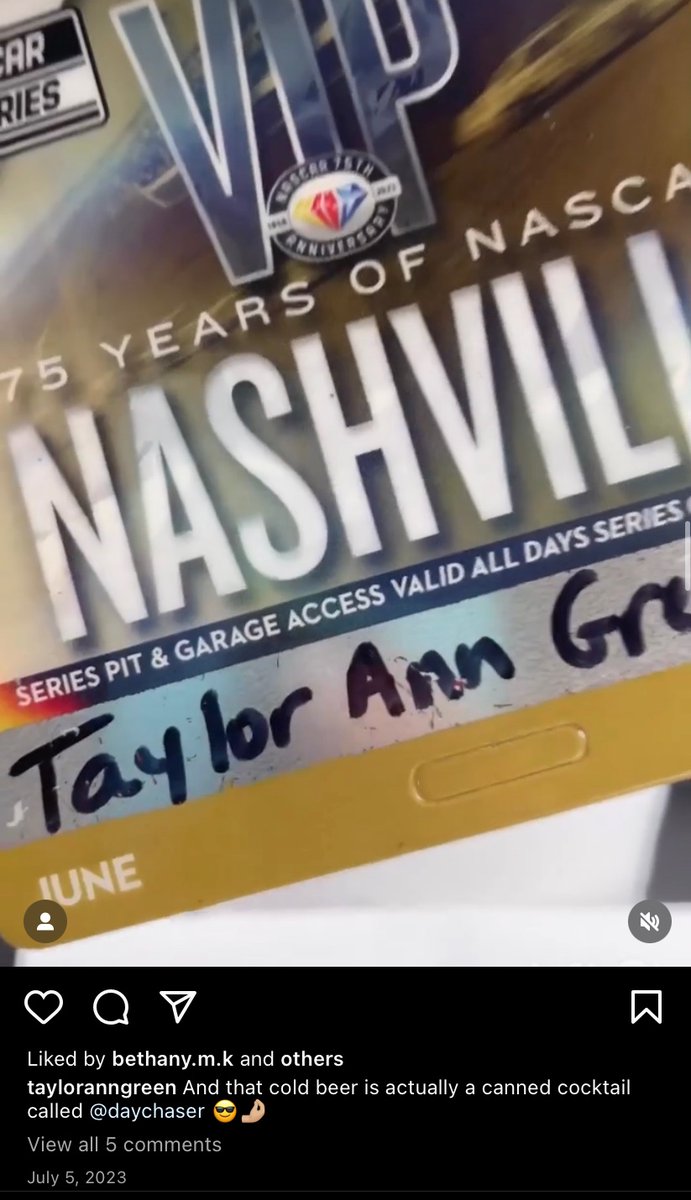 astromomical's tweet photo. Taylor: “when was I in Nashville??”
the answer is on ur Instagram girlie @BravoTV @queensofbravo #SouthernCharmReunion https://t.co/aPveNYN8uj