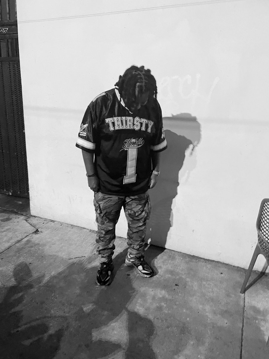 GbTrenches's tweet image. Random lol