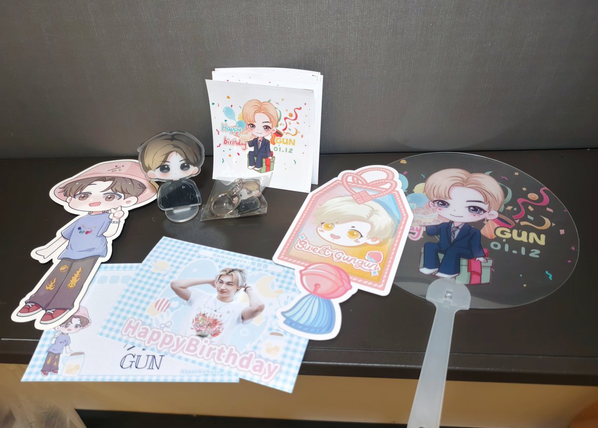 MarkGunData_CN's tweet image. Gifts for fans🤟

💫Total: 50
💫Special: 15
💫Normal: 35

📍Moomuekkung In The Garden
#gunnapatn #AmmoforGN
#GN26THBD