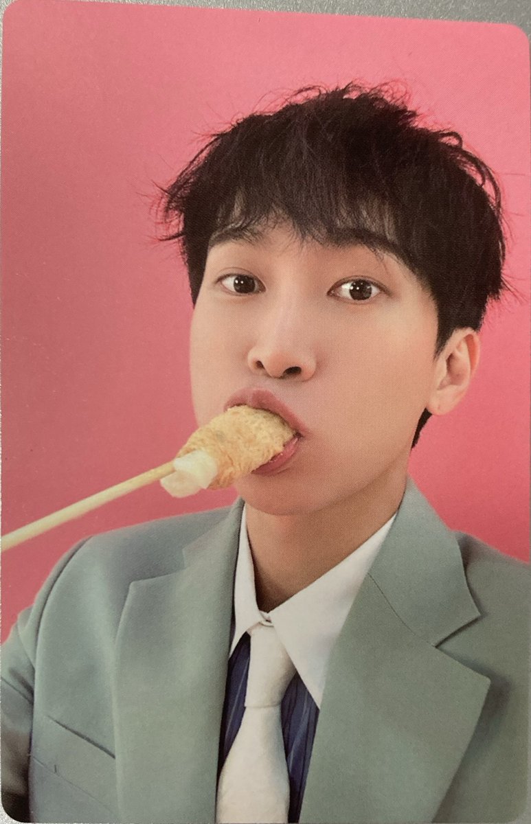 BornToEngSub's tweet photo. eunkwang red version: 
1. "let's only walk on flower paths" (korean thing, means let's be happy basically)
2. "I love you! A whole lot" https://t.co/uLanMnslQB