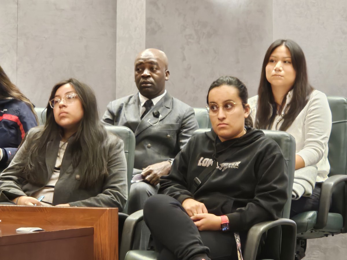 LowerthebarPols's tweet photo. There was a significant amount of activity by the @montgomerycoll Supreme Court, but the Student Judge was very active as well. A significant part of this assignment is adjusting legal arguments to courtroom questioning. Look at the prosecutors answering the questions. https://t.co/P9skv1aj2i