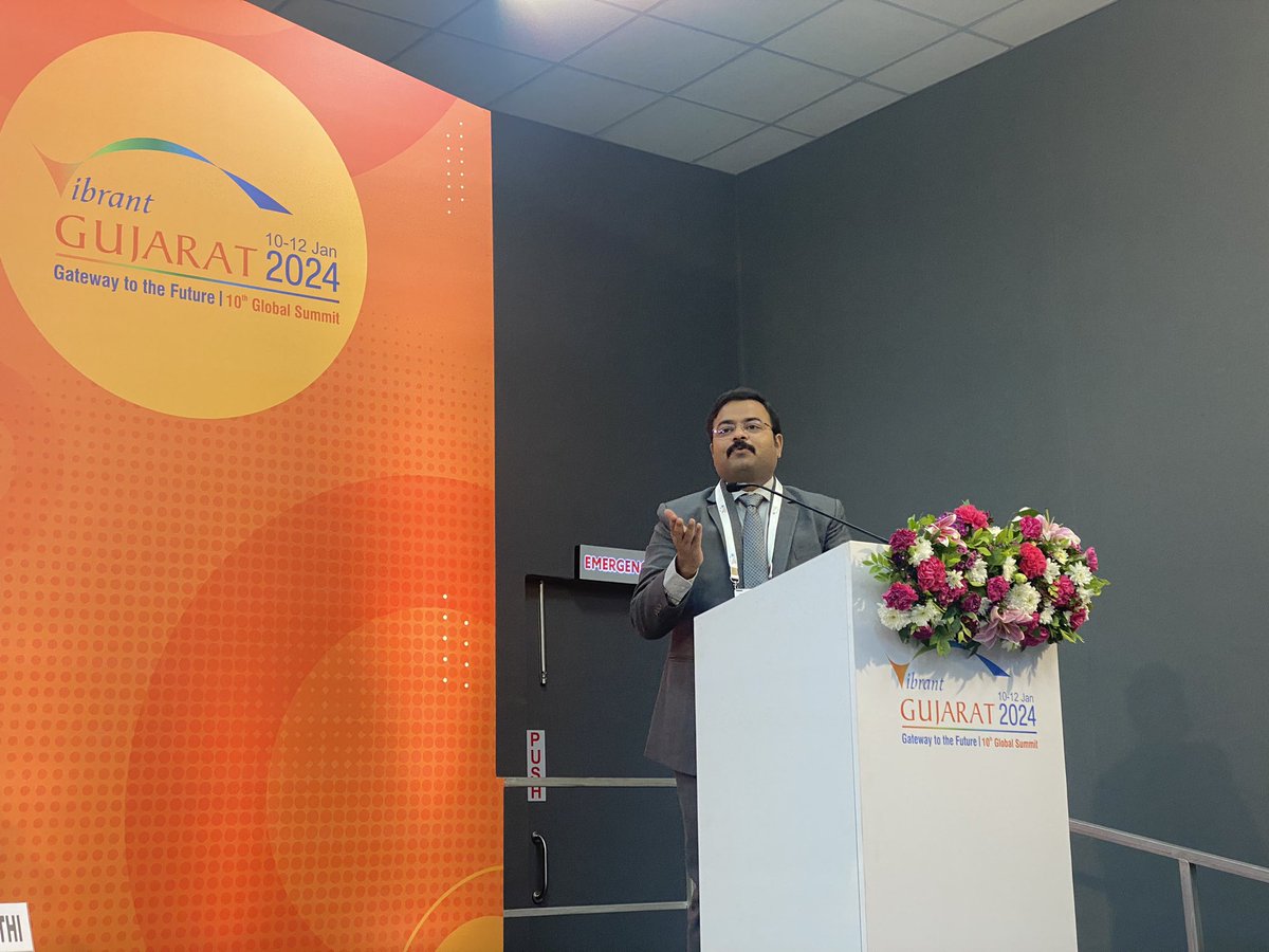 ficci_india's tweet image. Speaking at the Session on Investment opportunity in MP during the #VibrantGujarat Global Summit 2024, Mr Suvidh Shah, Executive Director, MPIDC and Assistant Director General of Foreign Trade, DGFT, GoI emphasized the industry-centric approach of the Madhya Pradesh government to…