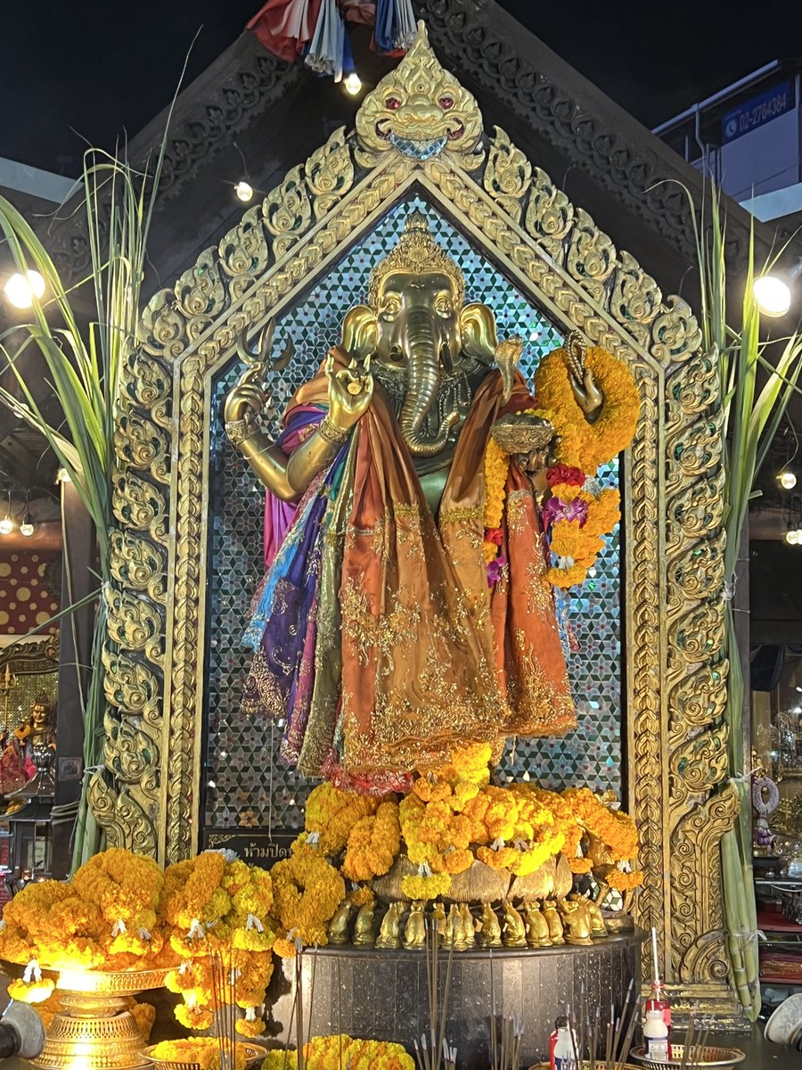 คนเกิดราศีดังต่อไปนี้ เตรียมตัวรับความปัง องค์พ่อพระพิฆเนศประทานพรให้การเงินก็ปัง ความรักก็เด่น

มีน💸
พฤษภ💸
กรกฎ💸💖
สิงห์💸
พิจิก💖

ปล.รีทวิต+พิมพ์9เพื่อให้สมหวัง🔮

รับฝากถวายขององค์พ่อพระพิฆเนศ ห้วยขวาง รอบถวายวันพรุ่งนี้ทักมาได้24ชม.