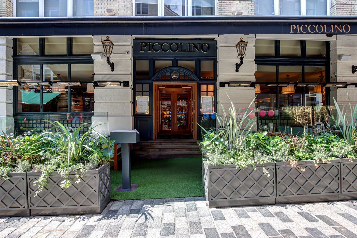 Dawnvale's tweet photo. Take a look back at one of our previous projects. The stunning @piccolinoheddonstreet
A comprehensive refurbishment with exquisite results.
#Marble #Piccolino #Mayfair #Restaurant #London #FitOut #Design #Bar #BarBuild #BarFit #Refurbishment #Refurb #Brass #ElegantStyle https://t.co/IJWZuVE0w9