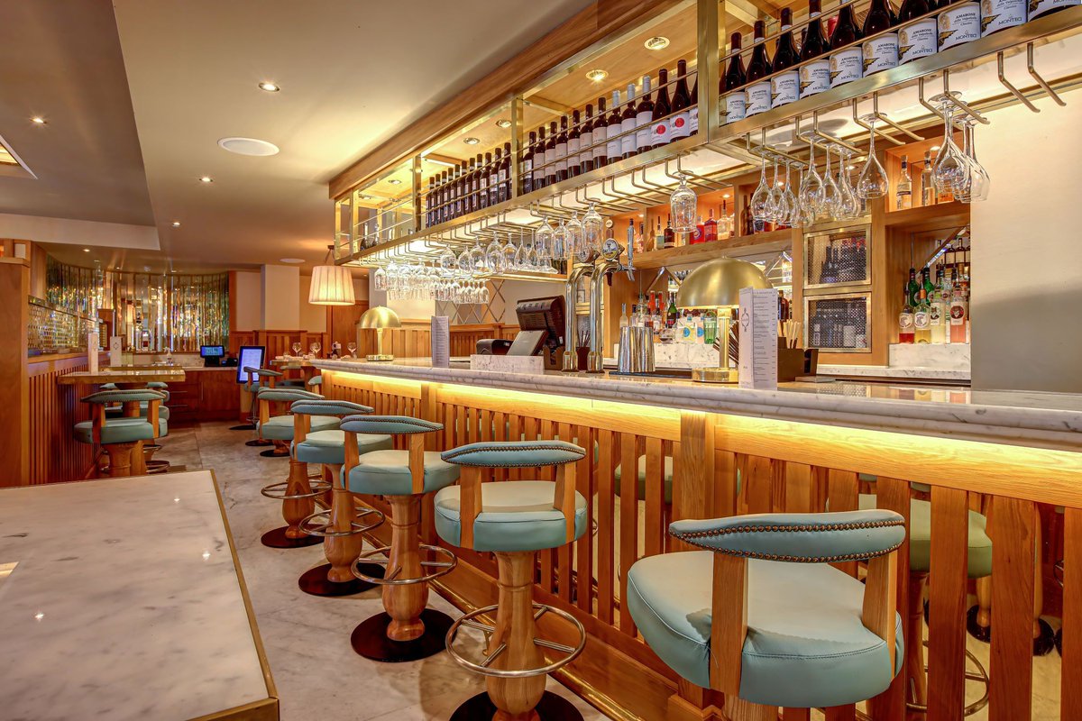 Dawnvale's tweet photo. Take a look back at one of our previous projects. The stunning @piccolinoheddonstreet
A comprehensive refurbishment with exquisite results.
#Marble #Piccolino #Mayfair #Restaurant #London #FitOut #Design #Bar #BarBuild #BarFit #Refurbishment #Refurb #Brass #ElegantStyle https://t.co/IJWZuVE0w9