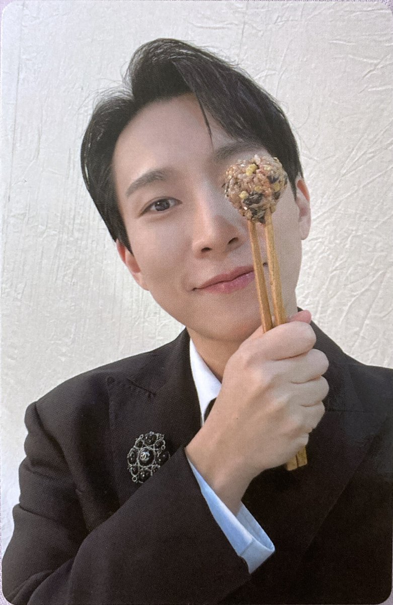 BornToEngSub's tweet photo. eunkwang black version:
1. "Let's just be happy! :)"
2. "Make sure to eat well, little baby ㅋㅋ" https://t.co/FBJJ35gaEE