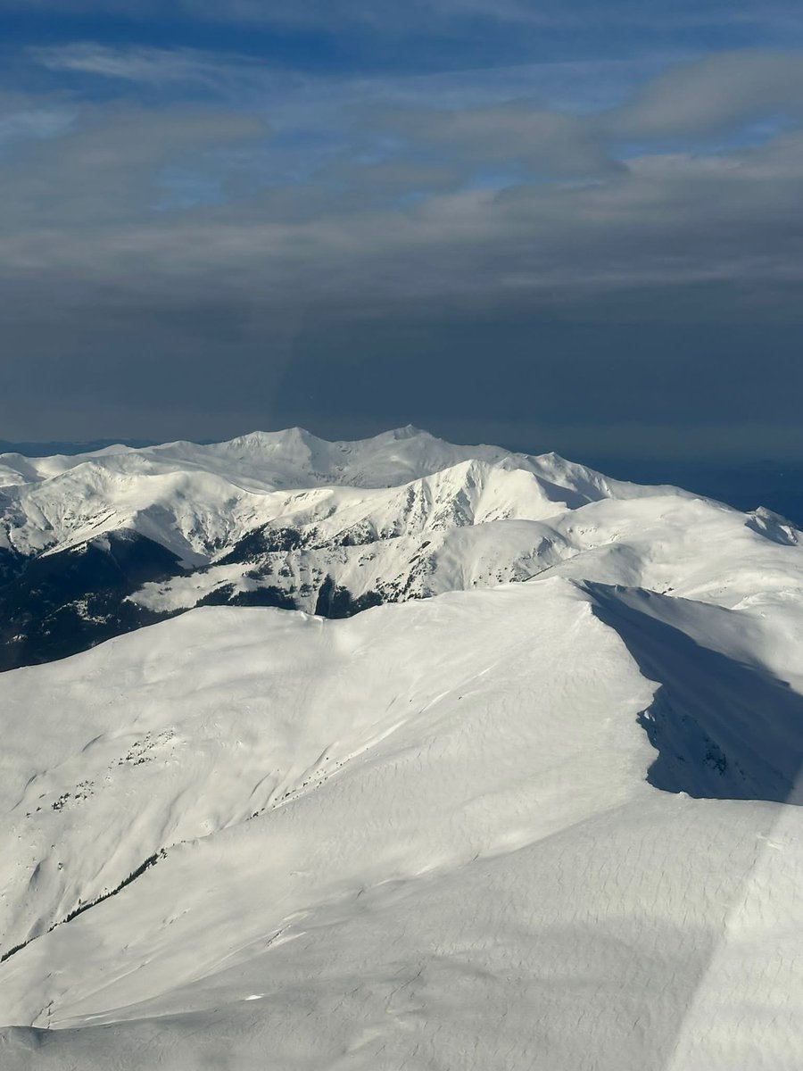 RNP_Romsilva's tweet photo. 📷 Vă spunem bună dimineața din Romsilva - Parcul National Muntii Rodnei
📷 Photos from Rodnei Mountains National Park, in 
#Romania #România #Rodna #MunțiiRodnei #Silvicultură #păduri #forests #parcnational #nationalpark #photo #perisaj #landscape #parkranger #romsilva https://t.co/FPByOR2JAH