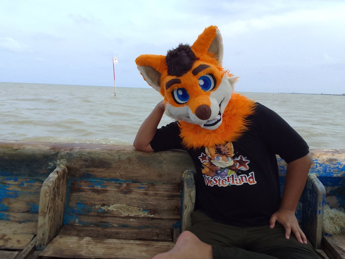 westerlundfurs's tweet photo. Westerlund was going to samudra baru beach and enjoy some little boat trip 🚤🚤 🌊🌊

#FursuitFriday #fursuit #furry #furryindonesia #furrycommunity #furryfandom #westerlund #beach #trip #furmeet_tour https://t.co/7cmaWYaCB7