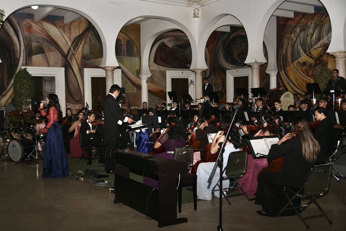 jdavidmendozar's tweet photo. Gran concierto de la Orquesta Filarmónica Juvenil Fray Ivo Toneck, felicidades a todas y todos los que forman parte, son unos grandes artistas. https://t.co/ri9XI0GXuq