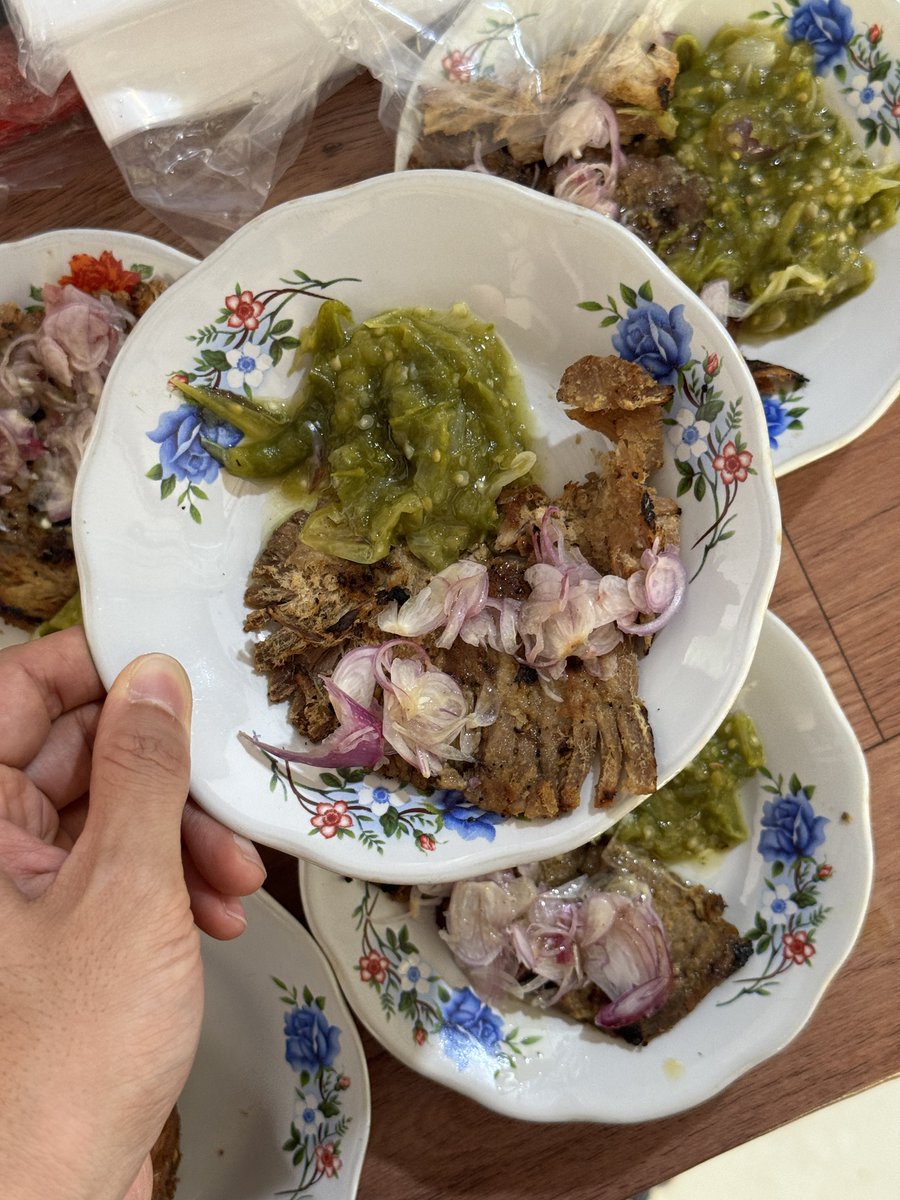 Makan siang terpuas di salah satu Rumah Makan dengan Masakan Minang Terenak di Jakarta! 🍽️🍽️

RM. Rinai Pambasuah Luko emang punya menu makanan yang juara semua. Dendeng Batokok Bakar-nya DABEST!

Rekomendasi <a href="/drhaltekehalte/">dari halte ke halte</a> emang gak kaleng-kaleng 👍🏻👌🏻