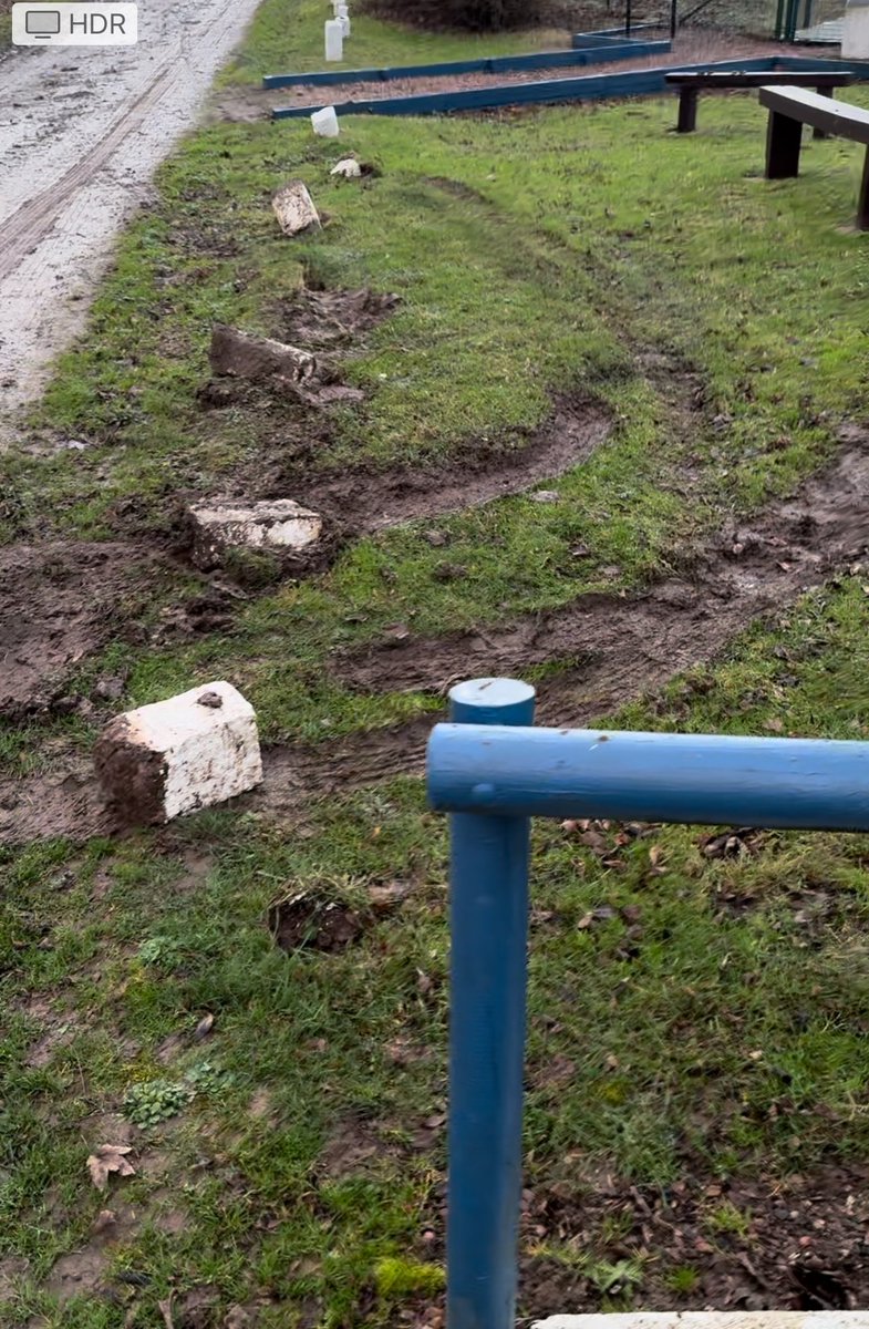 ButteDeWar's tweet photo. Some pretty awful vandalism at the Butte. This was clearly not an accident. https://t.co/WSNectktwX