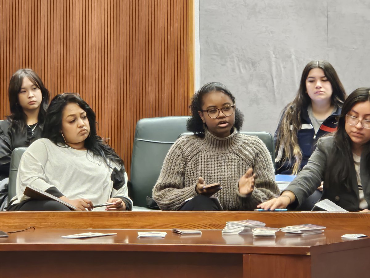 LowerthebarPols's tweet photo. The prosecutors worked diligently to make their case regarding searches &amp; seizures, narcotics, &amp; a hot pursuit situation. Meanwhile, the @montgomerycoll Supreme Court continued to hammer away with questions! https://t.co/eKnyE1674X