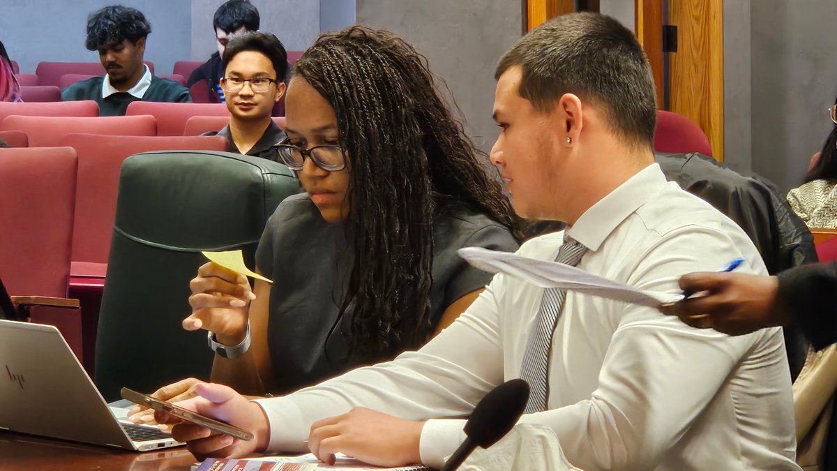 LowerthebarPols's tweet photo. The prosecutors worked diligently to make their case regarding searches &amp; seizures, narcotics, &amp; a hot pursuit situation. Meanwhile, the @montgomerycoll Supreme Court continued to hammer away with questions! https://t.co/eKnyE1674X