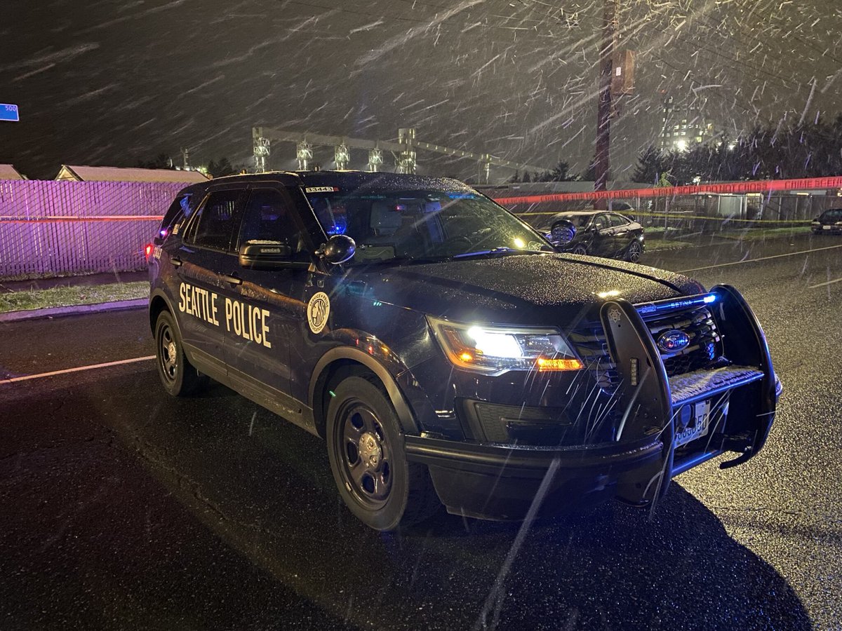 SeattlePD's tweet image. Man, Fatally Stuck in Queen Anne Neighborhood

spdblotter.seattle.gov/2024/01/11/man…