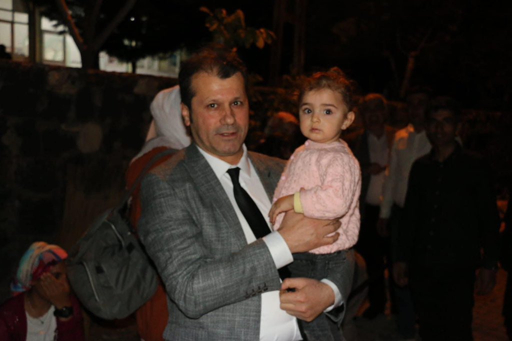 eskigunharun's tweet photo. Regaip istemek demek.

Rabbimizden bütün çocukların güvende olduğu bir dünya için dua edelim…

Hayırlı Cumalar https://t.co/MDRzQRWV7D