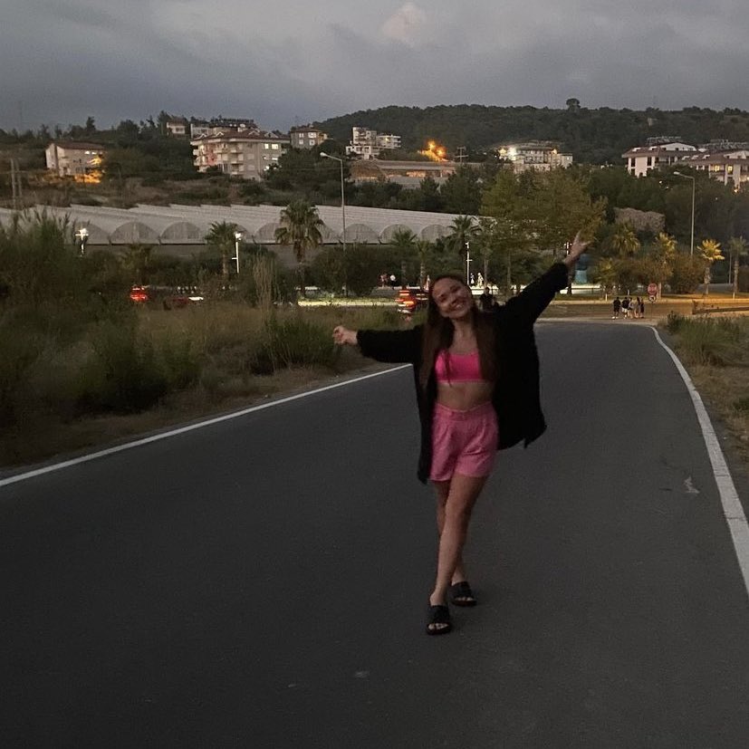 вывез красоту выгуливать.