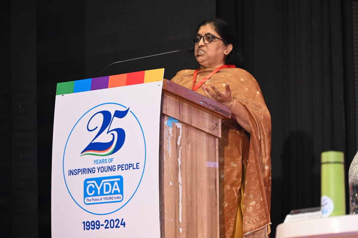Adv. Varsha Deshpande, Dalit Mahila Vikas Madal calls for the banking industry to be trained with a woman's outlook. “Even when we learn unconventional skills to take a loan to start a business with that, they ask our husbands to do it." #WomenEmpowerment