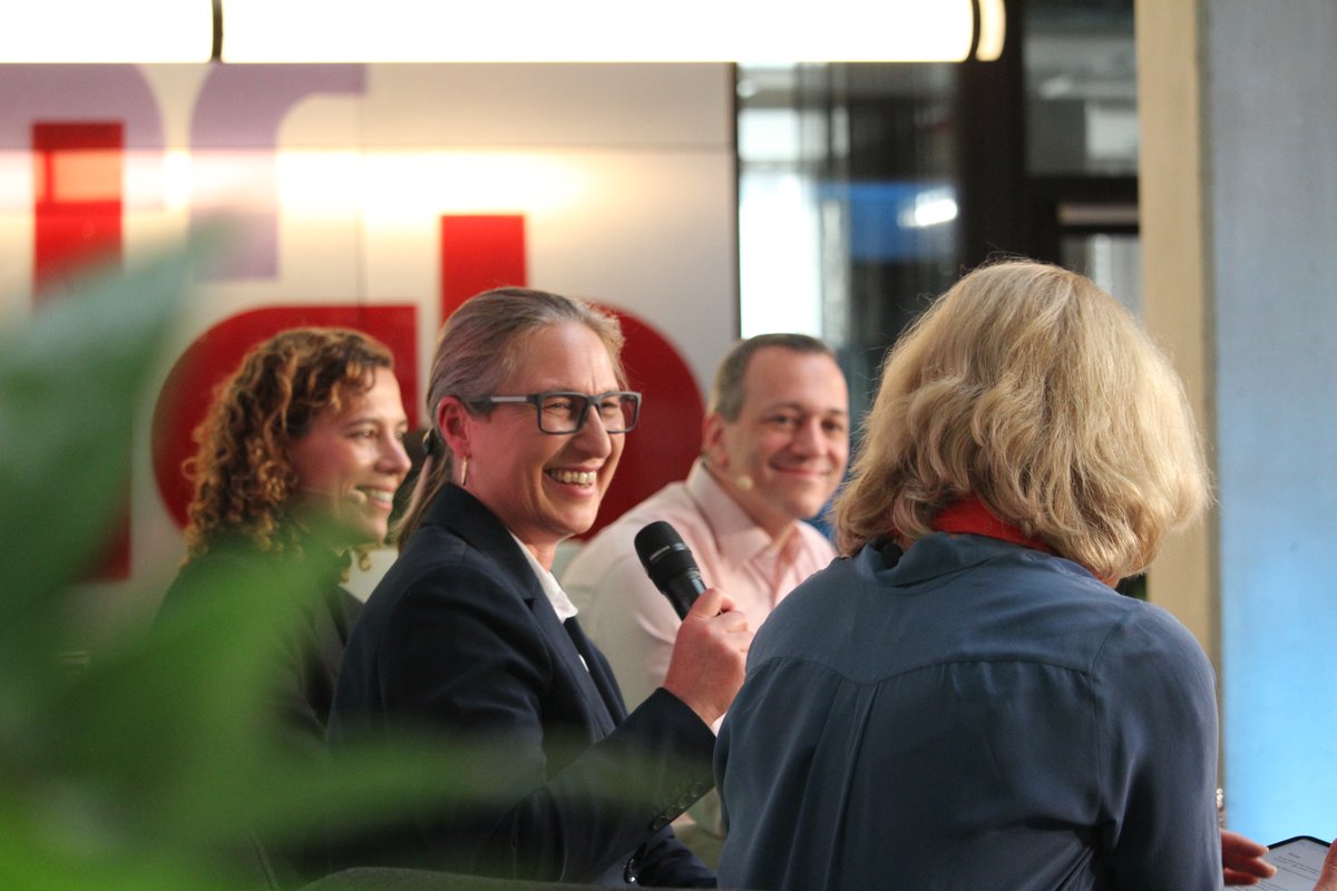 Embedded Finance will play an increasing role for banks, Marion Höllinger, CEO @HypoVereinsbank,  explains in conversation with Georg Steiger @ BillEase &amp; <a href="/WohlfarthMiriam/">Miriam Wohlfarth</a> <a href="/banxware/">banxware</a>. 

"The bank of the future is in the center of an ecosystem with of a lot of partners." #DLD24