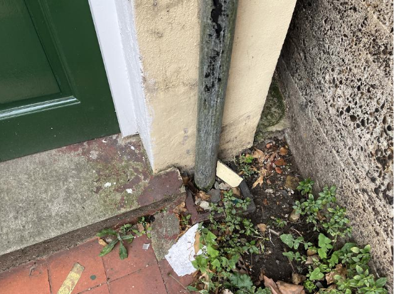 A few elements identified for further investigation and repair which could lead to more serious and costly issues if left untreated... woodboring beetle infestation, cracked sub-surface drainage pipes and blocked rainwater gullies!

#HomeSurvey #Property #London