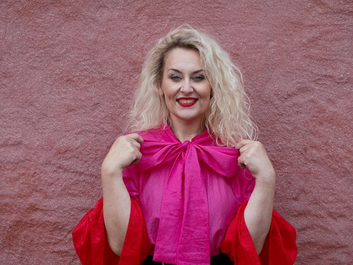 Tutustu Imaginary Garden -näyttelyn taiteilijoihin! ✨🌱 Viivi Lehto on helsinkiläinen taiteilija, joka tutkii taiteessaan kasvun, ajan ja fantasian teemoja. Lue lisää: institut-finlandais.fr/en/meet-the-cr…

📷: Treasure’s Nest ©Markus Peltomäki, Viivi Lehto ©Helga Willi

#finnishdesign