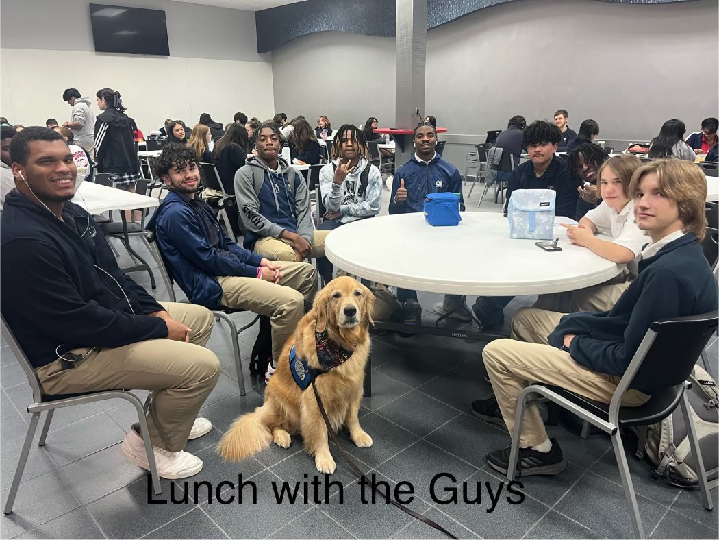 Here I am visiting with some of my friends at Lutheran North Academy.🐾❤️🎚