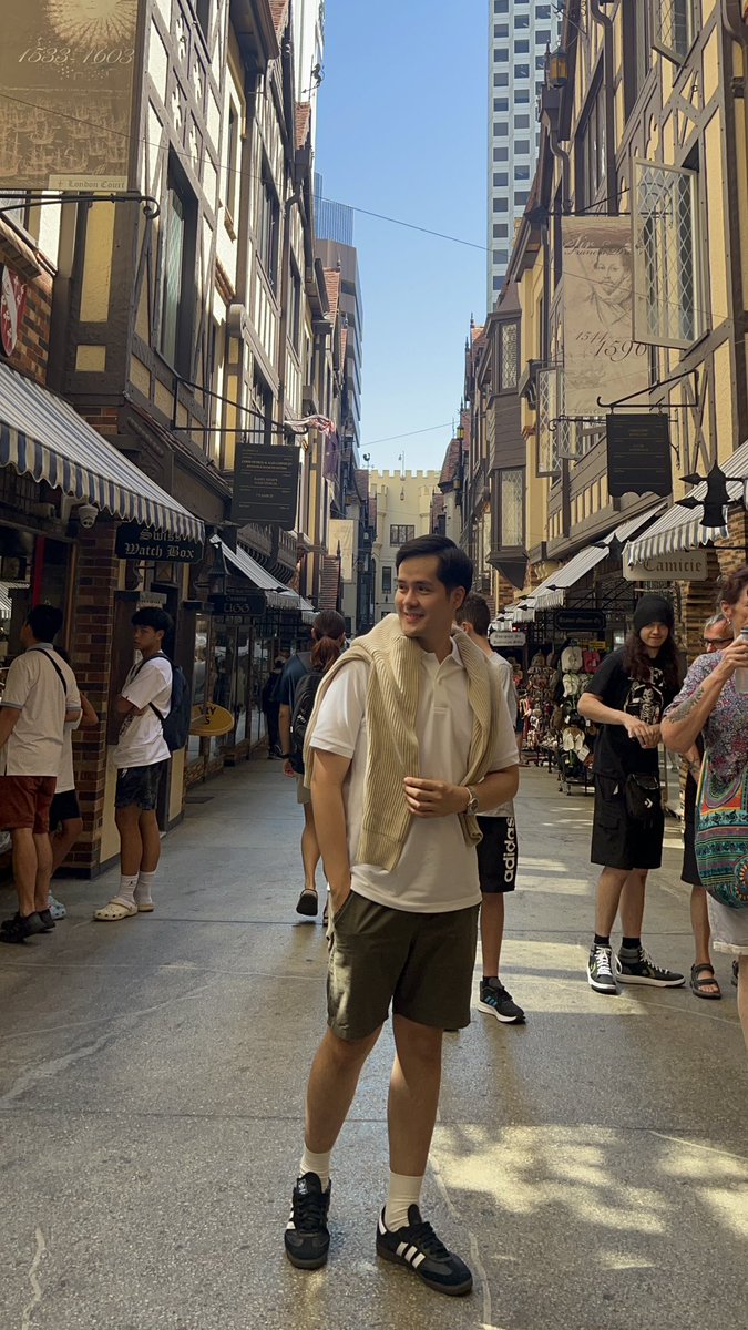 mike_quinzon's tweet photo. Afternoon walk and coffee ๐ฃโ๏ธ๐ฆ๐บ #PerthTime #LondonCourt https://t.co/9FdwUvQIWk