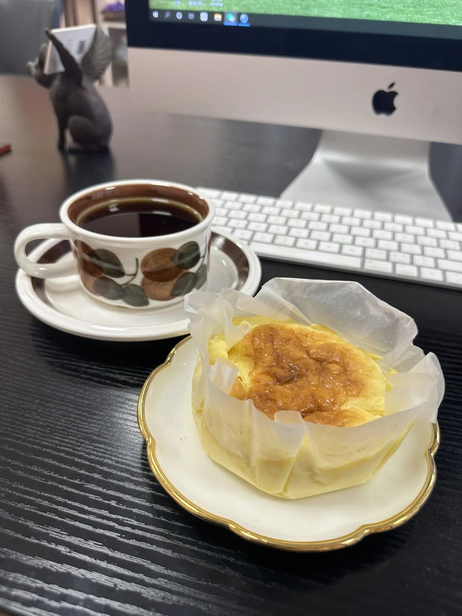 AmobiAmara's tweet photo. Coffee in hand, ready to conquer the day! ☕️ https://t.co/usEQwwBXZw