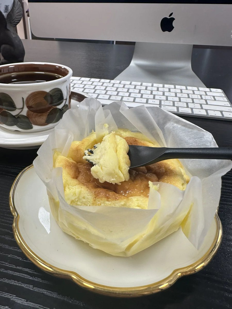 AmobiAmara's tweet photo. Coffee in hand, ready to conquer the day! ☕️ https://t.co/usEQwwBXZw