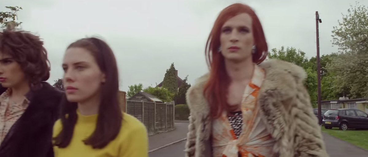 WAstruggles's tweet photo. why does joff look a bit like florence + the machine in the moaning lisa smile music video https://t.co/6VX60EUhKi