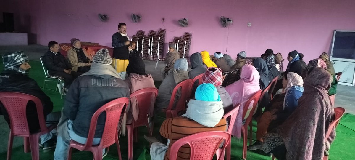 BJPSCMorcha4JK's tweet photo. #BoothJanSamwad कार्यकर्म के तहत आज जिला अध्यक्ष अनुसूचित जाति मोर्चा देव राज जी की अध्यक्षता में मरहीन मंडल के  बूथ नंबर 67 और 68 में कार्यकर्म किया गया । https://t.co/lXbNnGeDOT