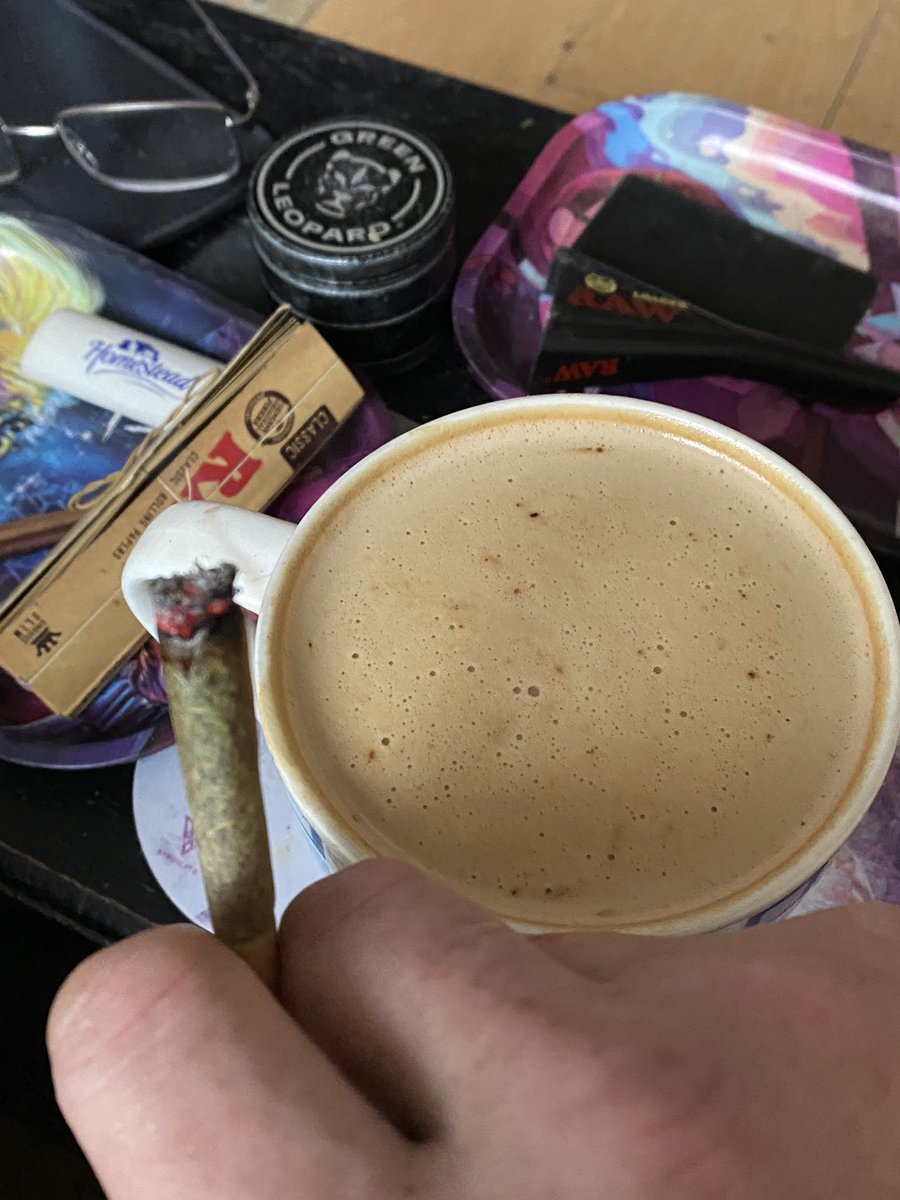 Greengiggles420's tweet photo. Morning X Fam from the Emerald Isle whoever you are wherever you are Enjoy your wake and bake #CannabisCommunity #cannabisculture #@420 #CannabisNews #PPP #CannaLand #StonerFam #LegalizeIt #FDepression #LokiS2 #growyourownweed #CoffeeTime #Stardawg #Tattoos #Piercings #Pits https://t.co/EZntV0lwxt