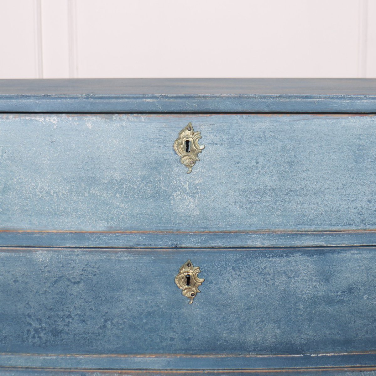 ArcadiaAntiques's tweet photo. Early 20th Century Swedish painted pine three drawer commode. 1930.
Price: £1,650
https://t.co/C6lBeOJ1F3
#20thCenturyCommodes #paintedthreedrawercommode #SwedishCommodes https://t.co/rVAhZ0fgTm